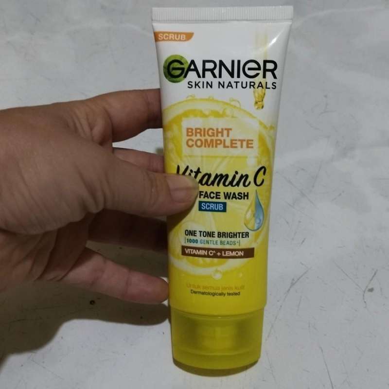 garnier bright complete vitamin c face wash review