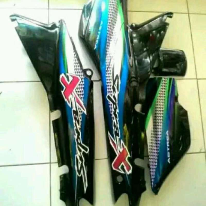 Jual cover body dan bok aki supra x lama plus striping di Seller