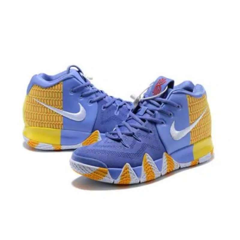 sepatu kyrie irving 3