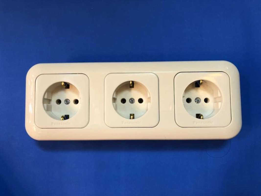 Jual Stop Kontak Tanam Tembok 3 Lubang Original, Murah & Diskon Juni