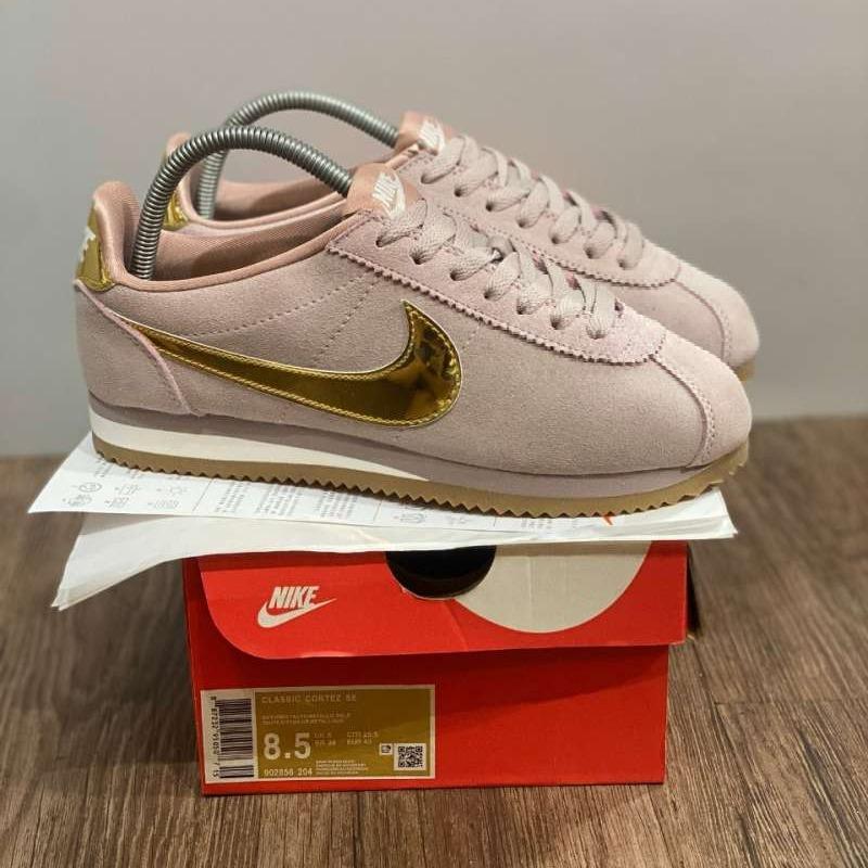 nike cortez with metal