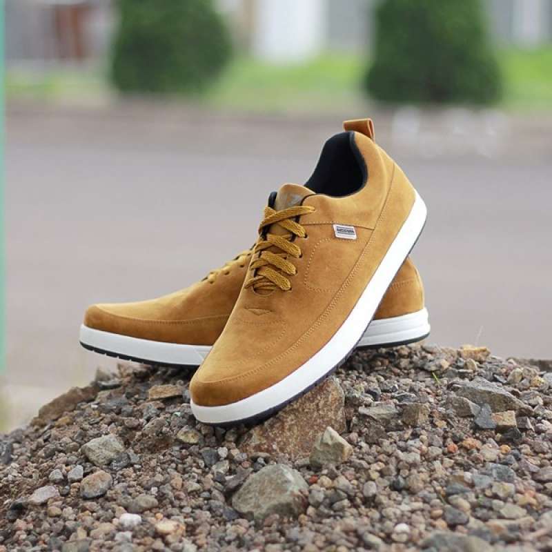 Promo Kuzatura Sneaker Shoes Sepatu Kasual Pria KZS 304 Warna Cokelat