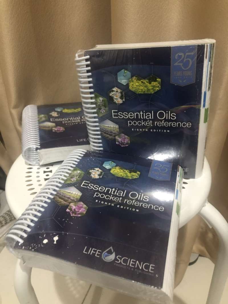 Promo book Essential oils Pocket Reference 8th edition (full colour