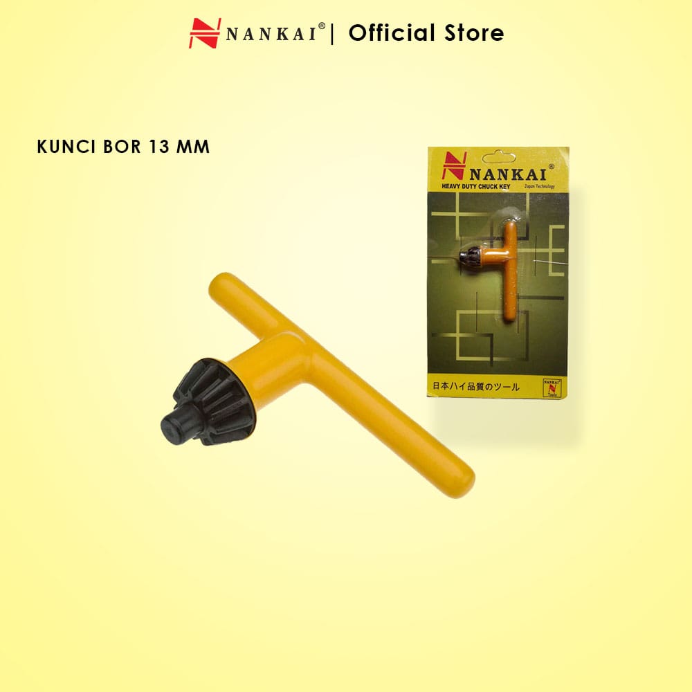 Etek ostida sperma bilan qoplangan mushuk bor