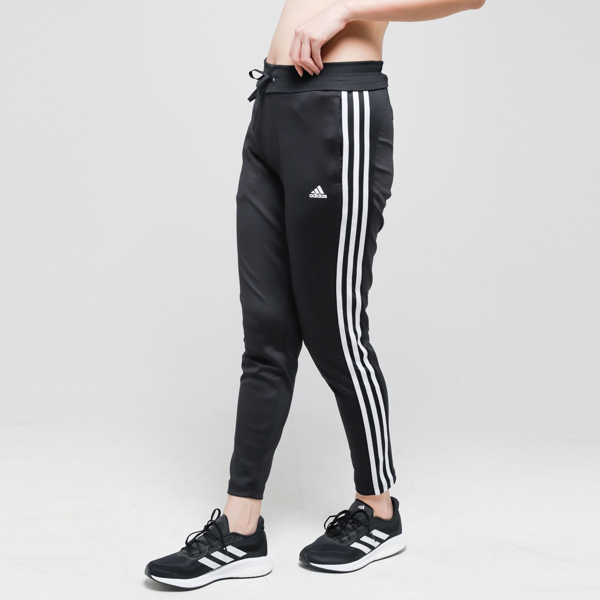 8 Training Pants Bawahan Fitness Wanita 