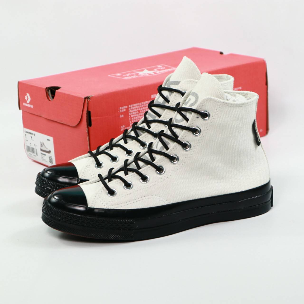 Promo SEPATU CONVERSE CHUCK TAYLOR ALL STAR 70s HIGH GORE TEX WHITE BLACK -  41 Diskon 20% di Seller original.addict - Pasanggrahan, Kota Bandung |  Blibli