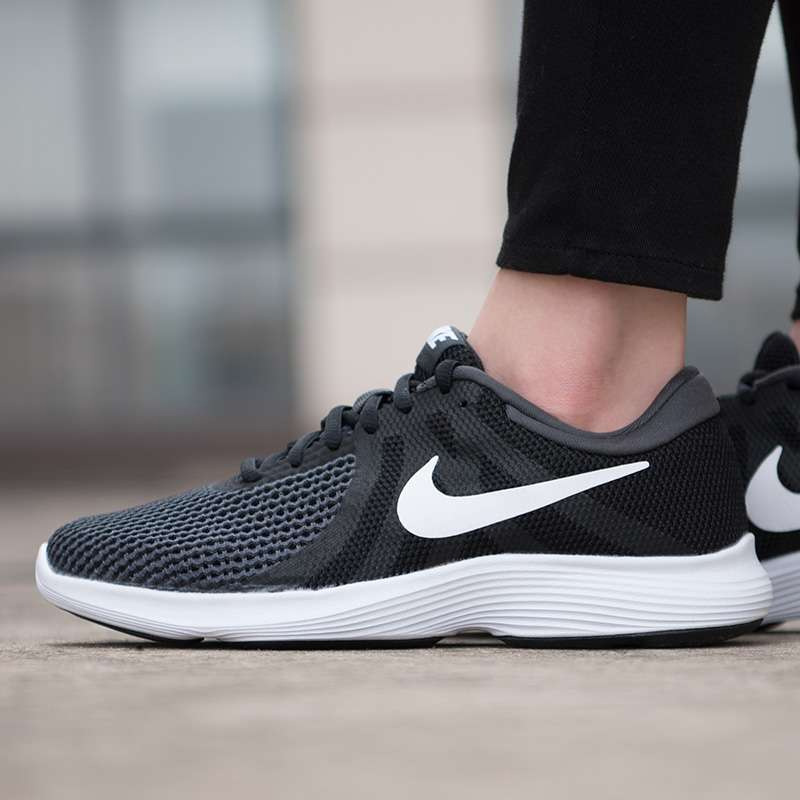 nike revolution 4 ladies trainers black