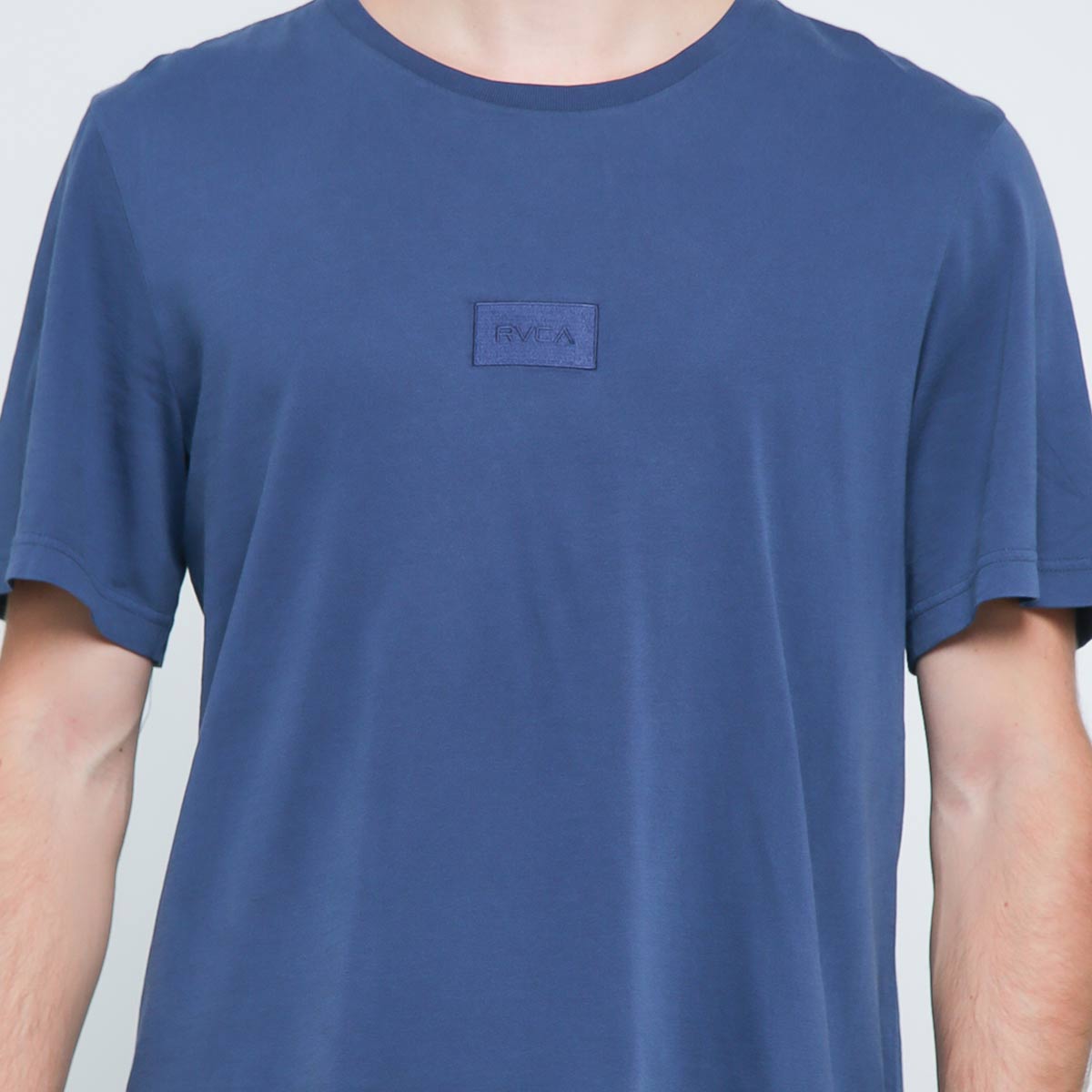Jual RVCA Focus 2.0 Ss Tee T-Shirt Pria 