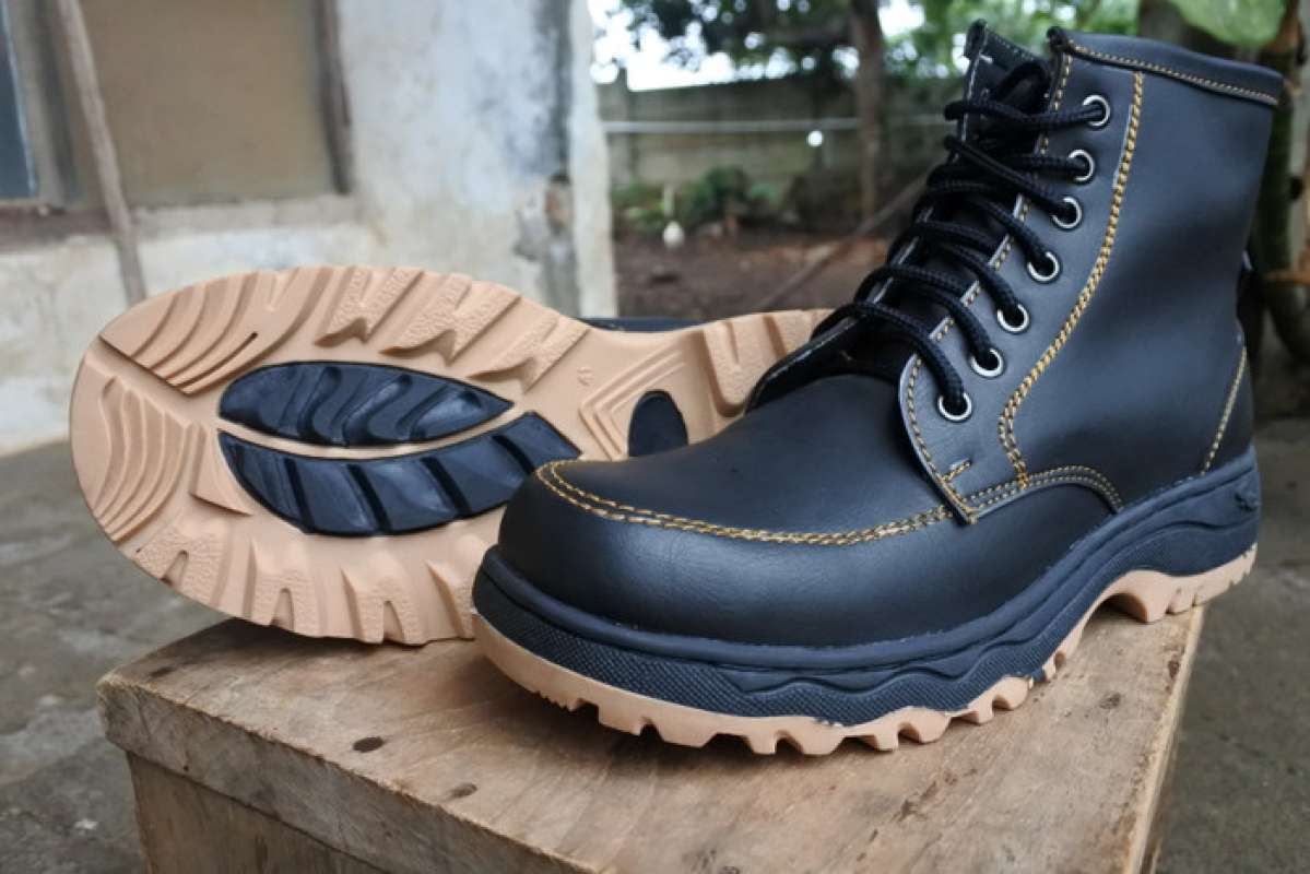 Promo Sepatu Safety Type Dm By Safety Shoes Sepatu Boots Diskon 23 Di Seller Adaperkakas Al Store Linggajaya Kota Tasikmalaya Blibli