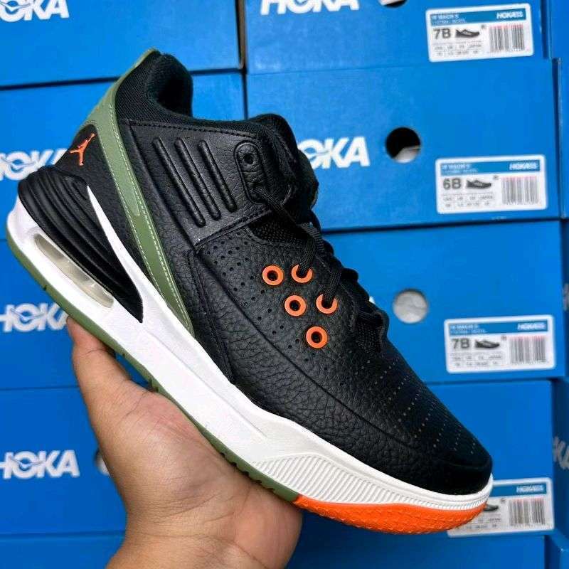 NIKE JORDAN MAX AURA SNEAKERS FOR MENS ORIGINAL BNIB (DZ4353 003)