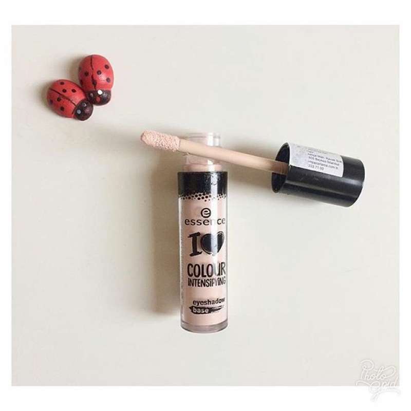 Promo Essence Cosmetics I Love Colour Intensifying Eyeshadow Base