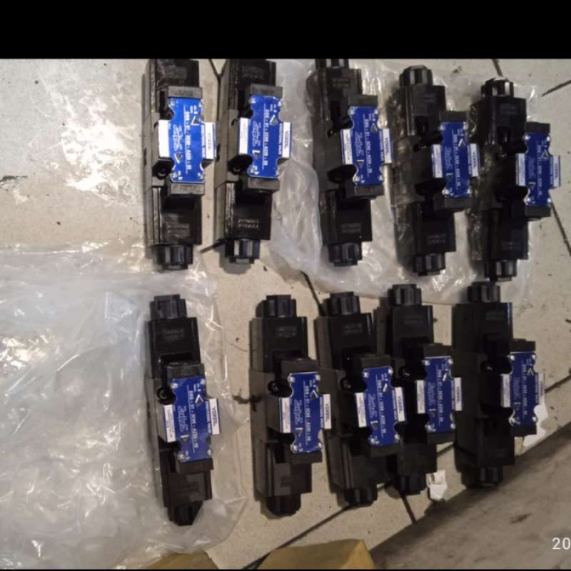 Elettrovalvola YUKEN DSG-01-3C4-A110-50 – Nuova, Per Aria, Attacchi 1/4 E 1/8