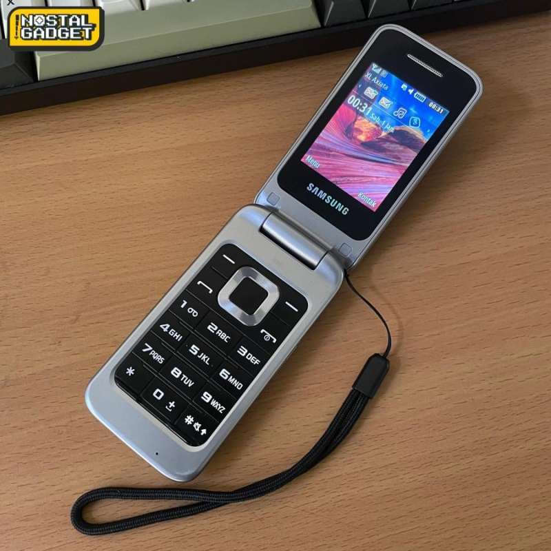 Jual Samsung GTC3520 Flip Phone with FM Radio di Seller nostalgadget