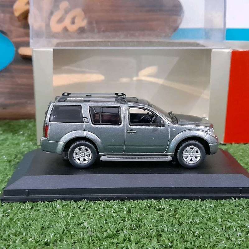 Nissan pathfinder diecast new arrivals