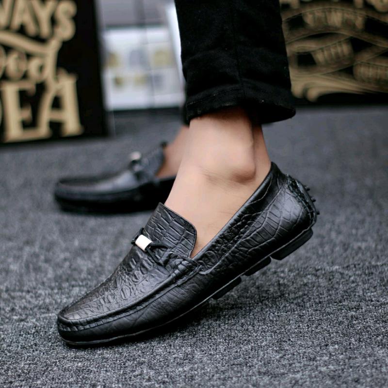 Sepatu casual pria slip on loafers kerja on sale