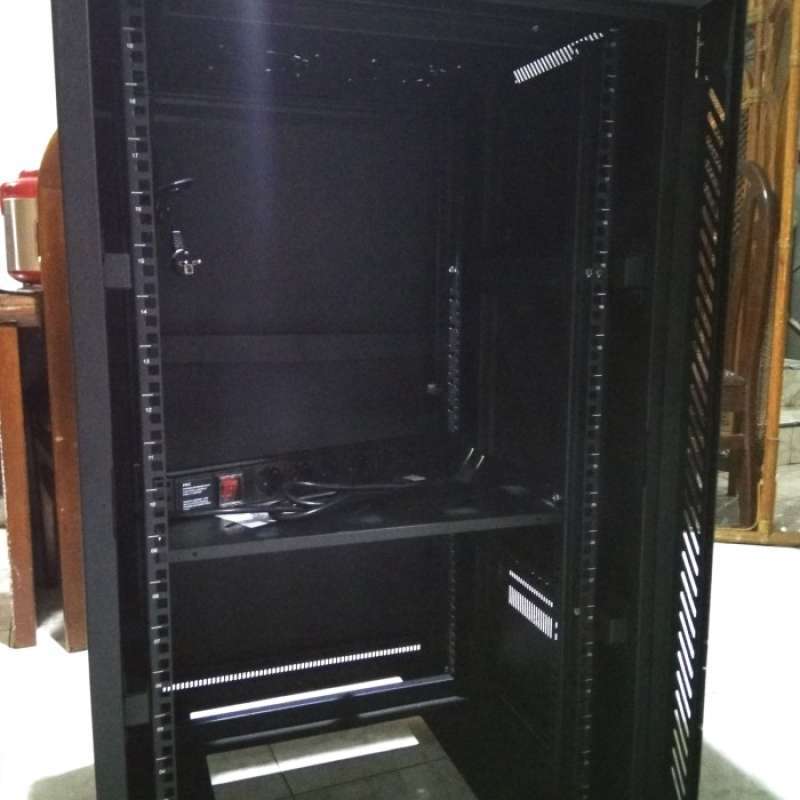 Jual Rack Server / Wallmount Close Rack 20 U (roda) Di Seller Kingyo ...