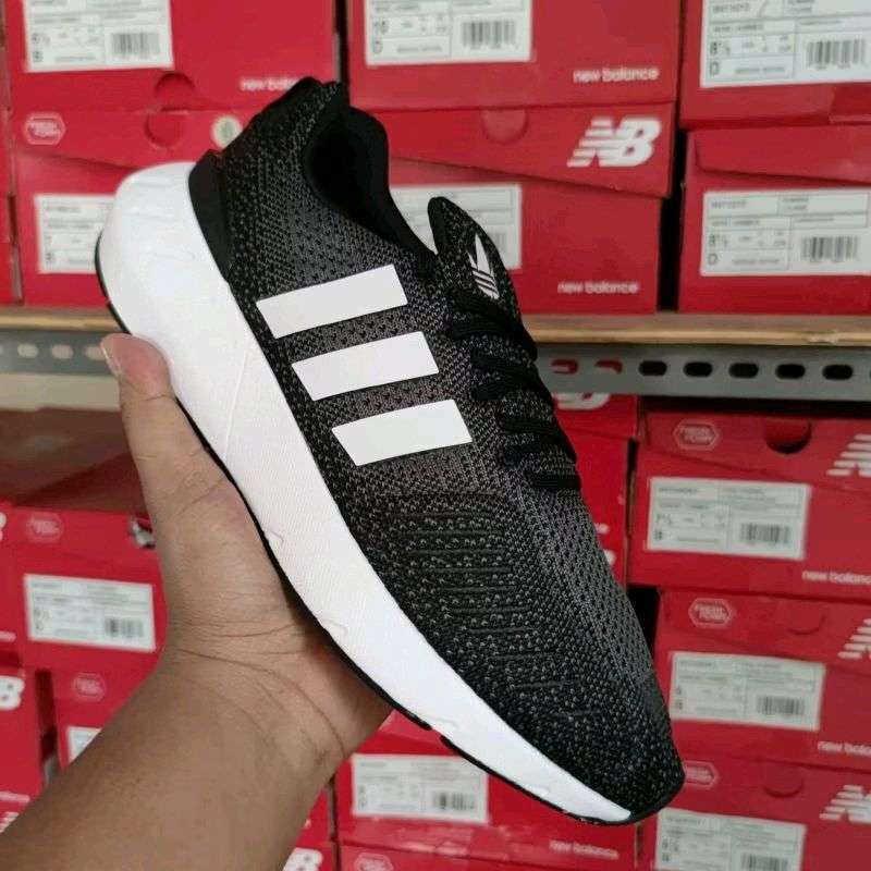 Harga adidas swift run original online