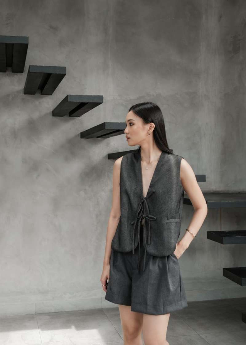Jual Calla Vest Vest Wanita Top Wanita Atasan Wanita Charcoal Di Seller Winter Cengkareng Timur Kota Jakarta Barat Blibli