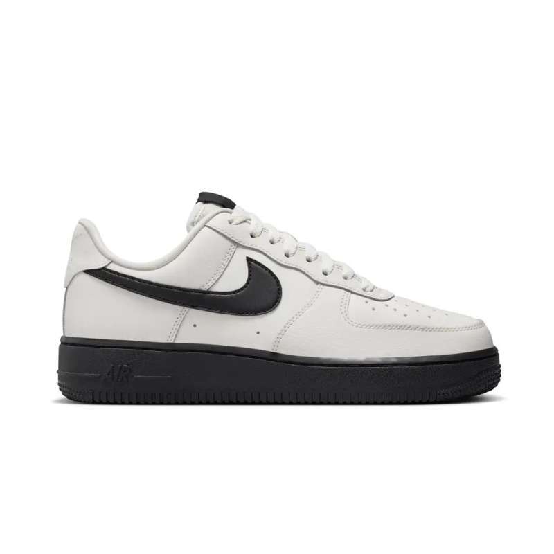 SEPATU NIKE WOMEN AIR FORCE 07 NIKHJ7180030