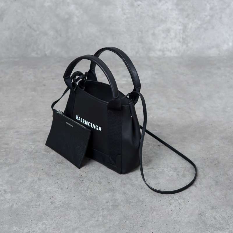 Tas Balenciaga Harga Terbaik Desember 2024