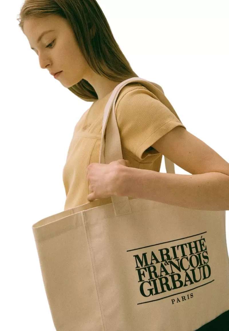 Marithe☆CLASSIC LOGO BUCKLE BIG SHOULDER BAG CLASSIC LOGO BUCKLE BIG SHOULDER BAG beige - MARITHÉ+
