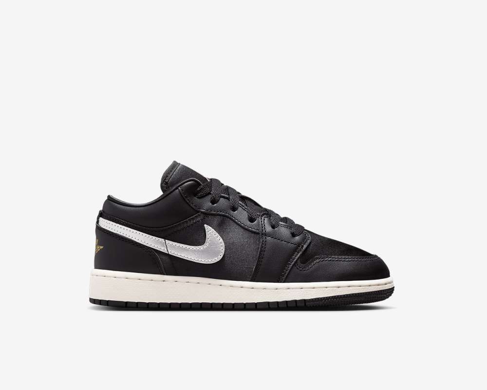 Sepatu Basket Anak Air Jordan Low SE Kids (Grade School) 