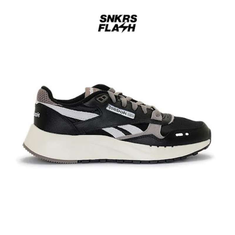 Sepatu Sneakers Pria REEBOK Classic Leather 2400 Black C00209525