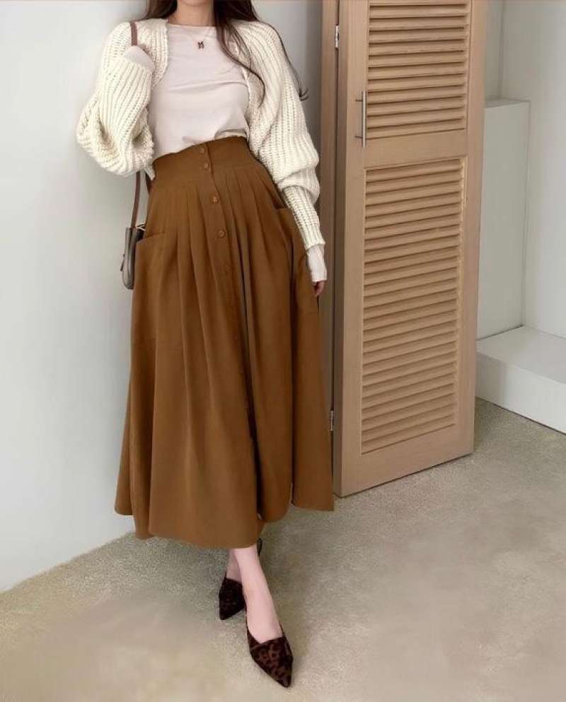 Nuna SU Plain Skirt in Luna
