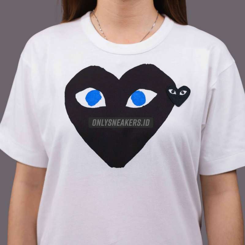Jual Cdg Play Black Heart With Blue Eyes White Tee 100 Authentic Di Seller Onlysneakers Ruko Centre Point Kota Medan Blibli