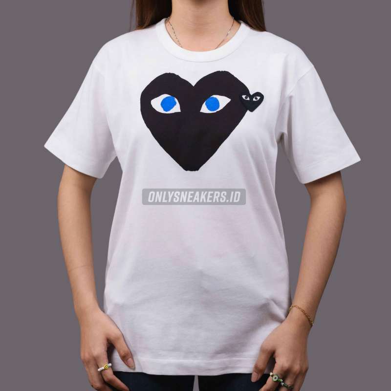 Jual Cdg Play Black Heart With Blue Eyes White Tee (100% Authentic