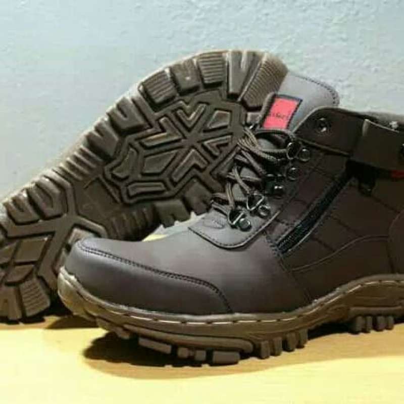 Sepatu safety shop nike