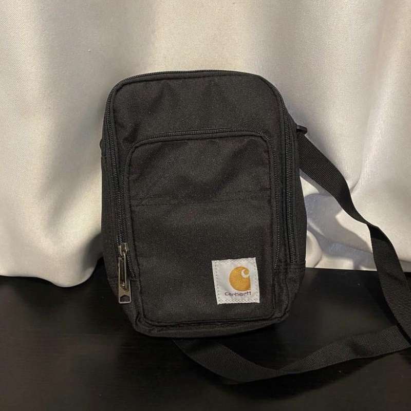 Carhartt tasje 2025