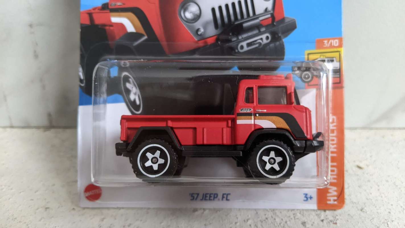 Hot Wheels ´57 Jeep FC – HW Hot Trucks 3/10, Maßstab 1:64, Short Card, Rot, Mattel 2024
