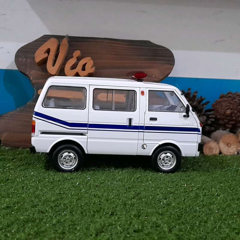 ダイハツ特注 1/18 ダイハツ 天津 DAIHATSU TJ110 Classics 黄色 J01-4