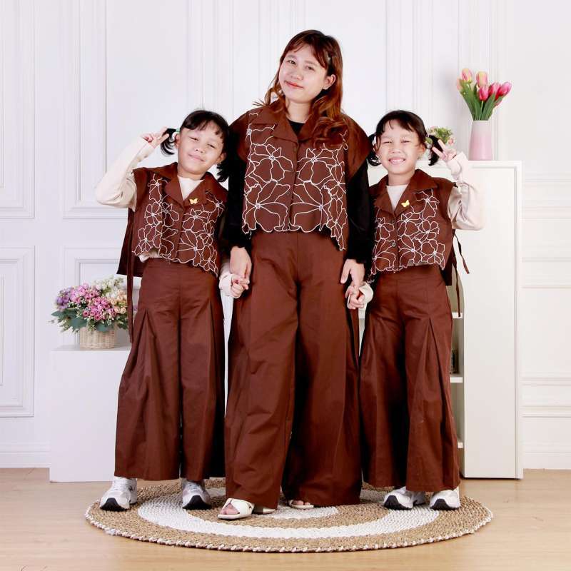 Yalangoch qizlarning erotik videolari