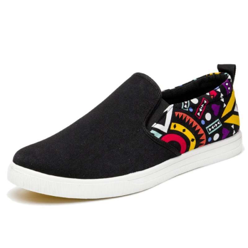 Sepatu slip on canvas on sale