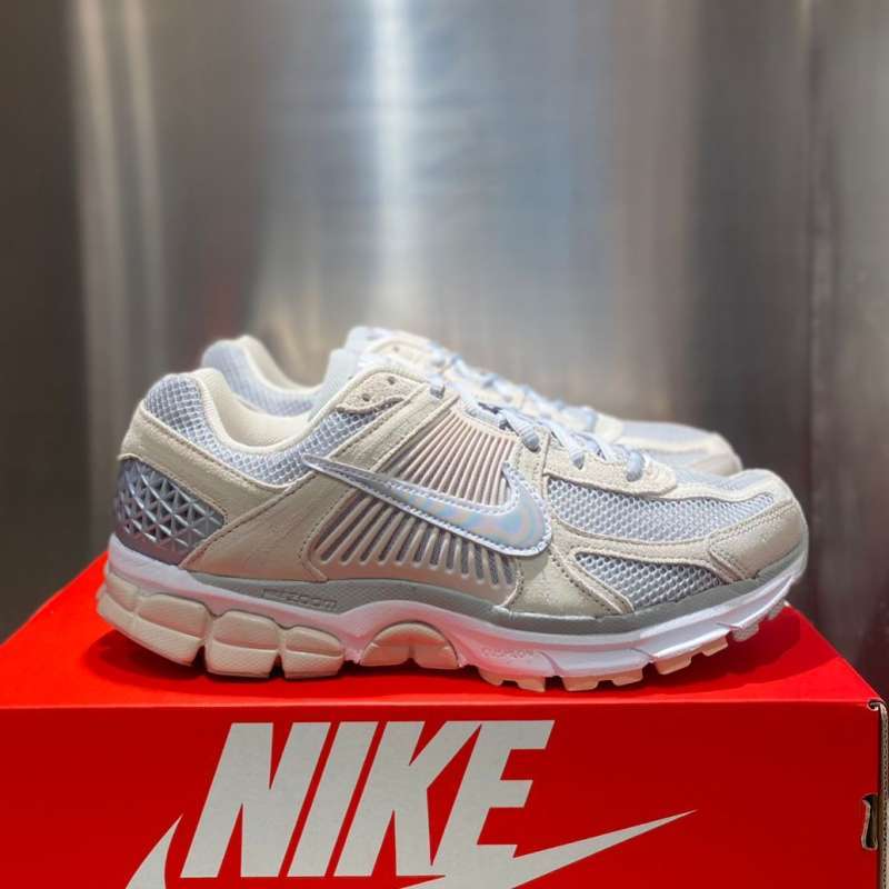 SEPATU NIKE ZOOM VAMERO NIKHF1553101