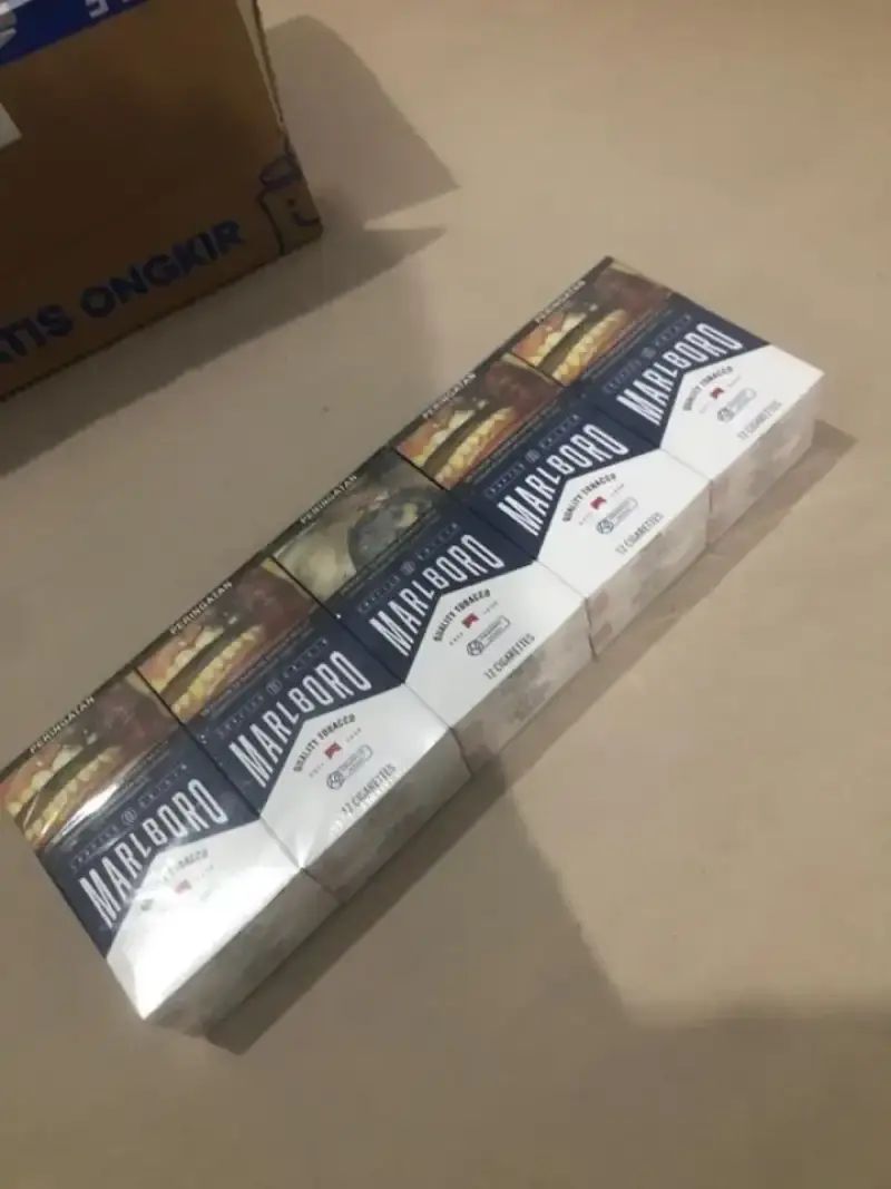 Jual Marlboro Biru Crafted Authentic Rokok Kretek [12 Batang/ 10 Pcs ...