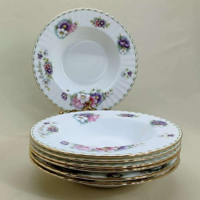 Tasse à thé Royal Albert Flower of the Month August - Aout état neuf