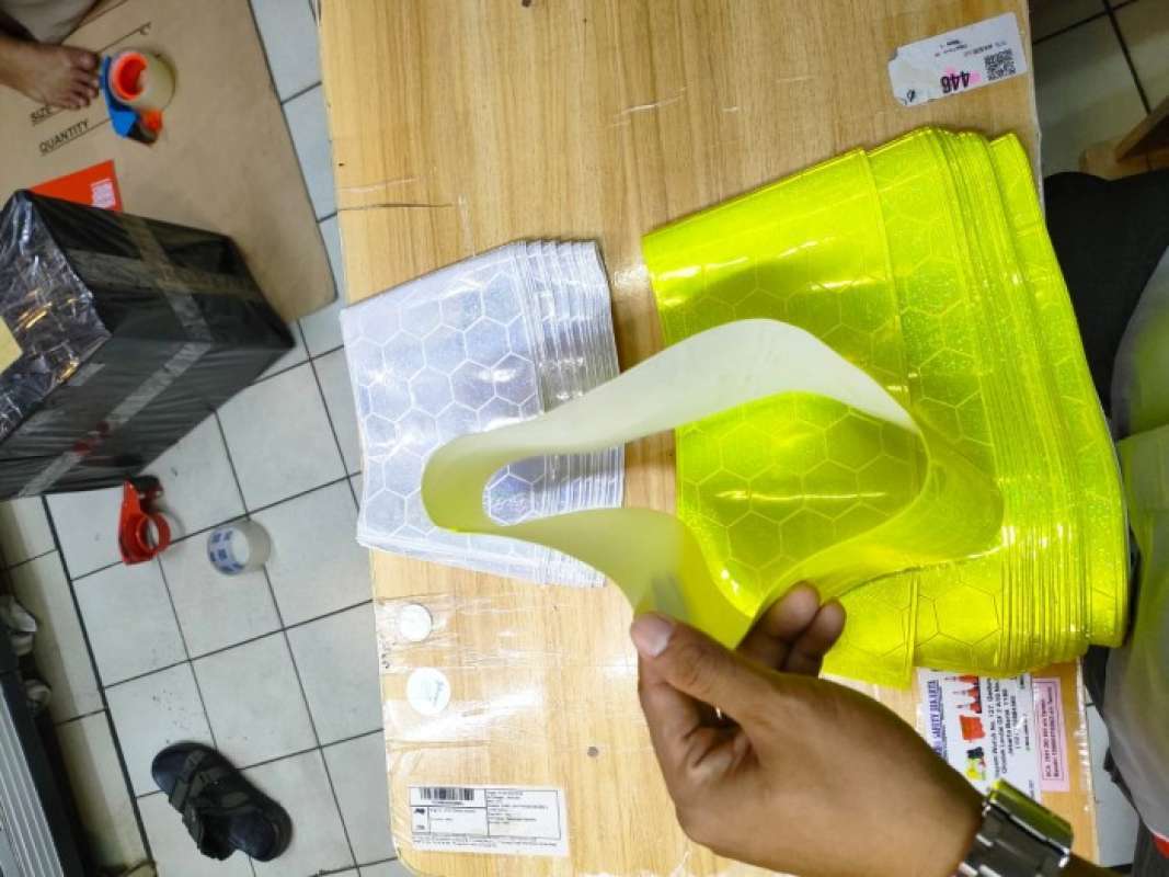 Promo STICKER REFLEKTIF TRAFFIC CONE DOUBLE KUNING SIER Diskon 23% di ...