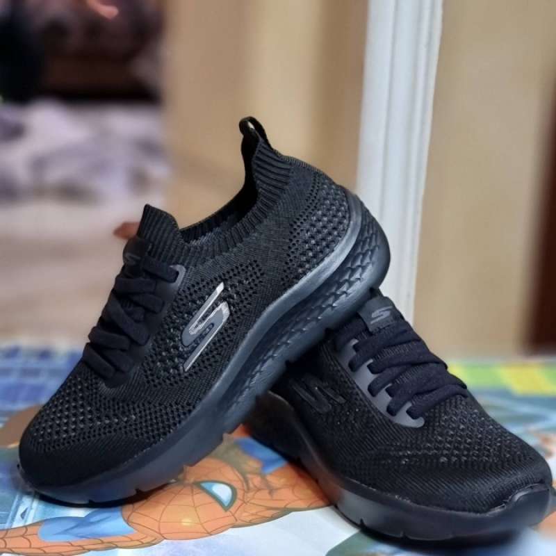 Skechers hitam hot sale