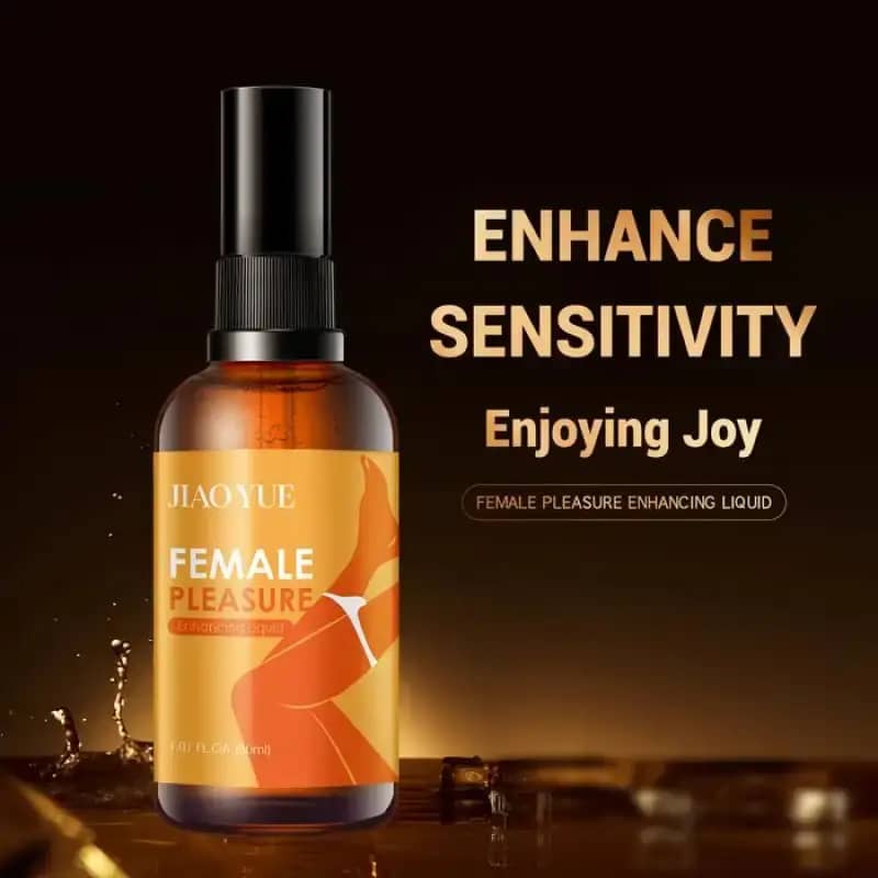 Ogizga muloyimlik bilan kiradi Mirage raqs guruhidan yalangoch Alena Kirienko