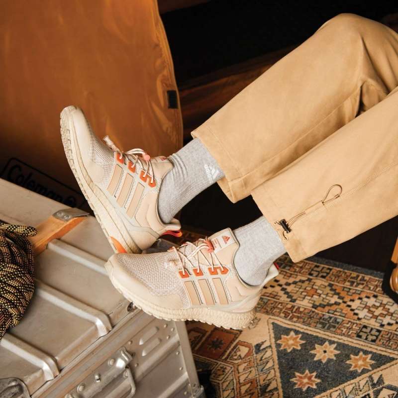 Sepatu Adidas Ultraboost: Kombinasi Style dan Kenyamanan Maksimal