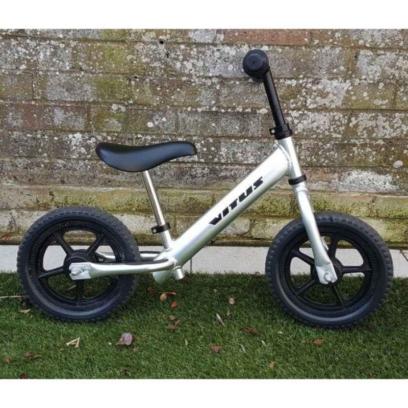 Balance bike bekas 2025