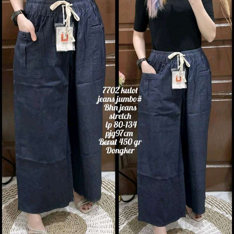 Mehmonxonada erotik fotosessiya Sasha Roz pornosini onlayn tomosha qiling