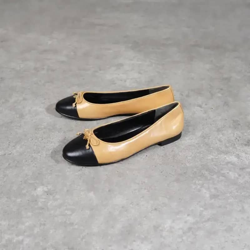 Promo Sepatu Tory Burch Cap Toe Half Black Beige Flat Shoes 100