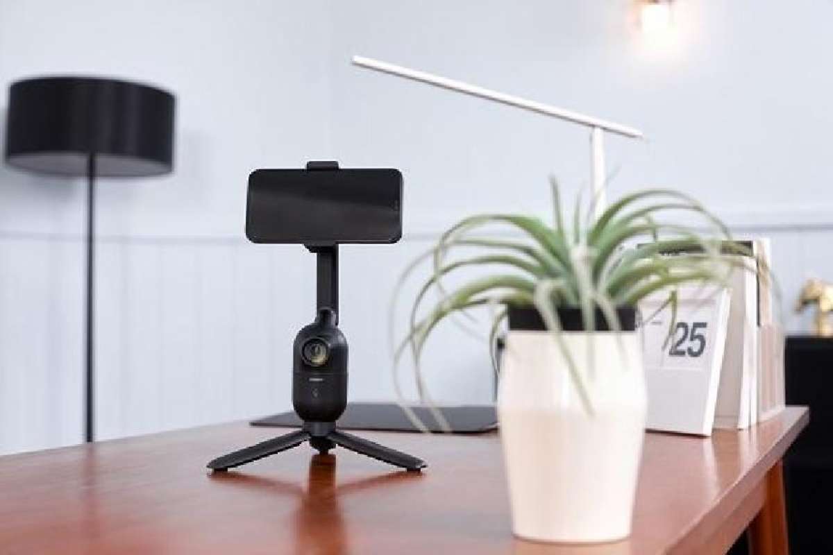Promo OBSBOT - Me AI Powered Selfie Phone Mount Auto Tracking Smart ...