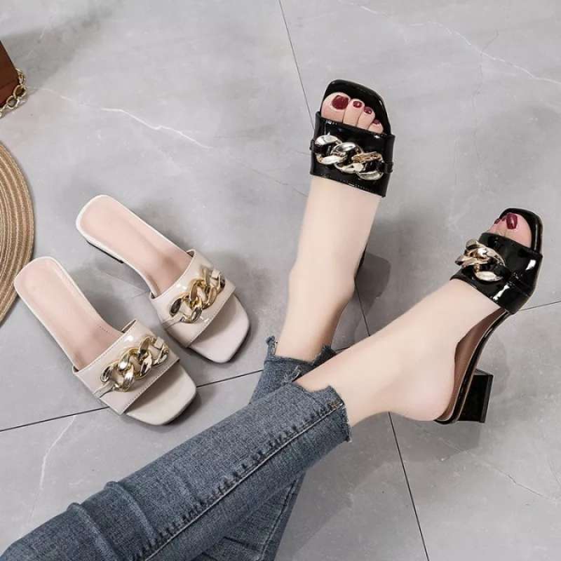 Sandal flat wanita branded 2025