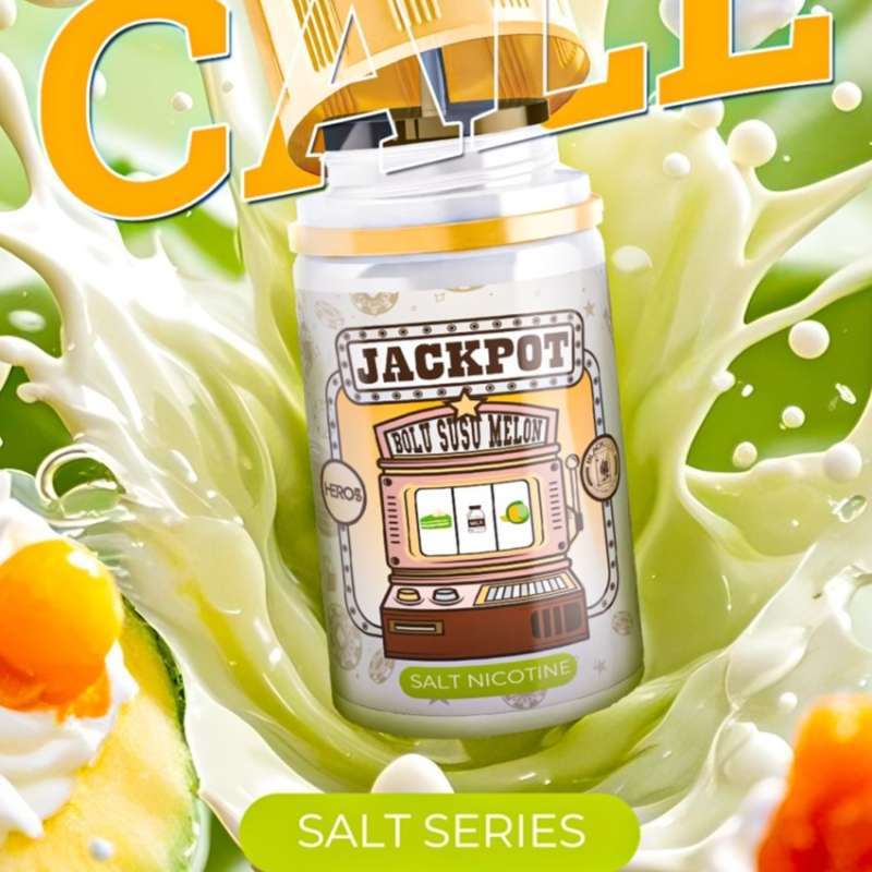 Dachadagi yalangoch ayolning fotosurati