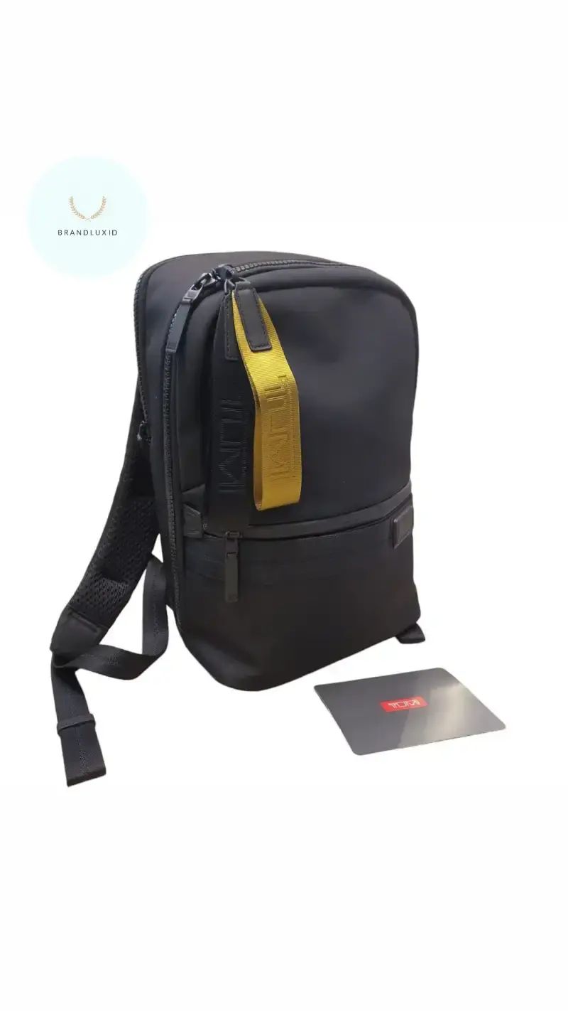 backpack 20 pound air travel Travelpro Altitude Slim Expandable Laptop Backpack 20-24L (Reg. $246   Travelpro Aviation Professionals
